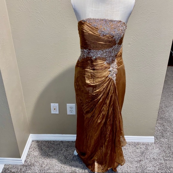 T. Carolyn gown - Picture 7 of 7